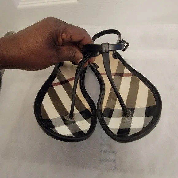 Burberry Womens Size US 36  Thong T Strap Flat Jelly Sandals Black Nova Check - Picture 6 of 13